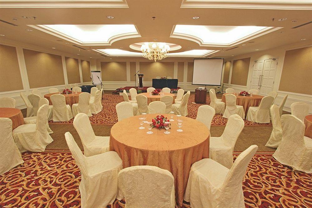 Harmoni One Convention Hotel And Service Apartments Batam Eksteriør bilde