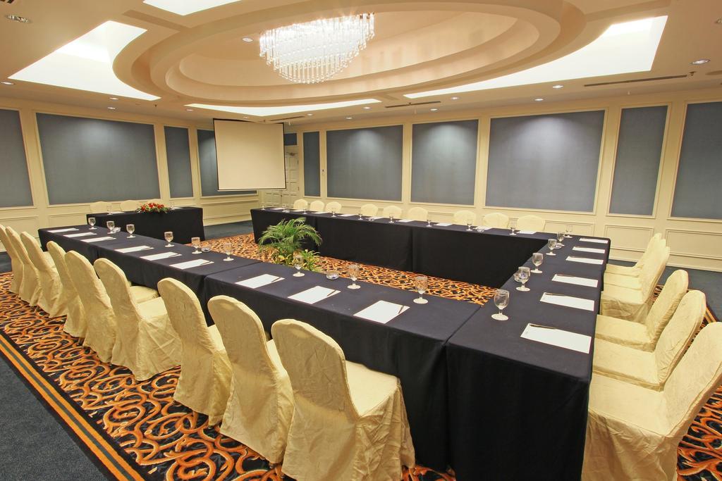 Harmoni One Convention Hotel And Service Apartments Batam Eksteriør bilde