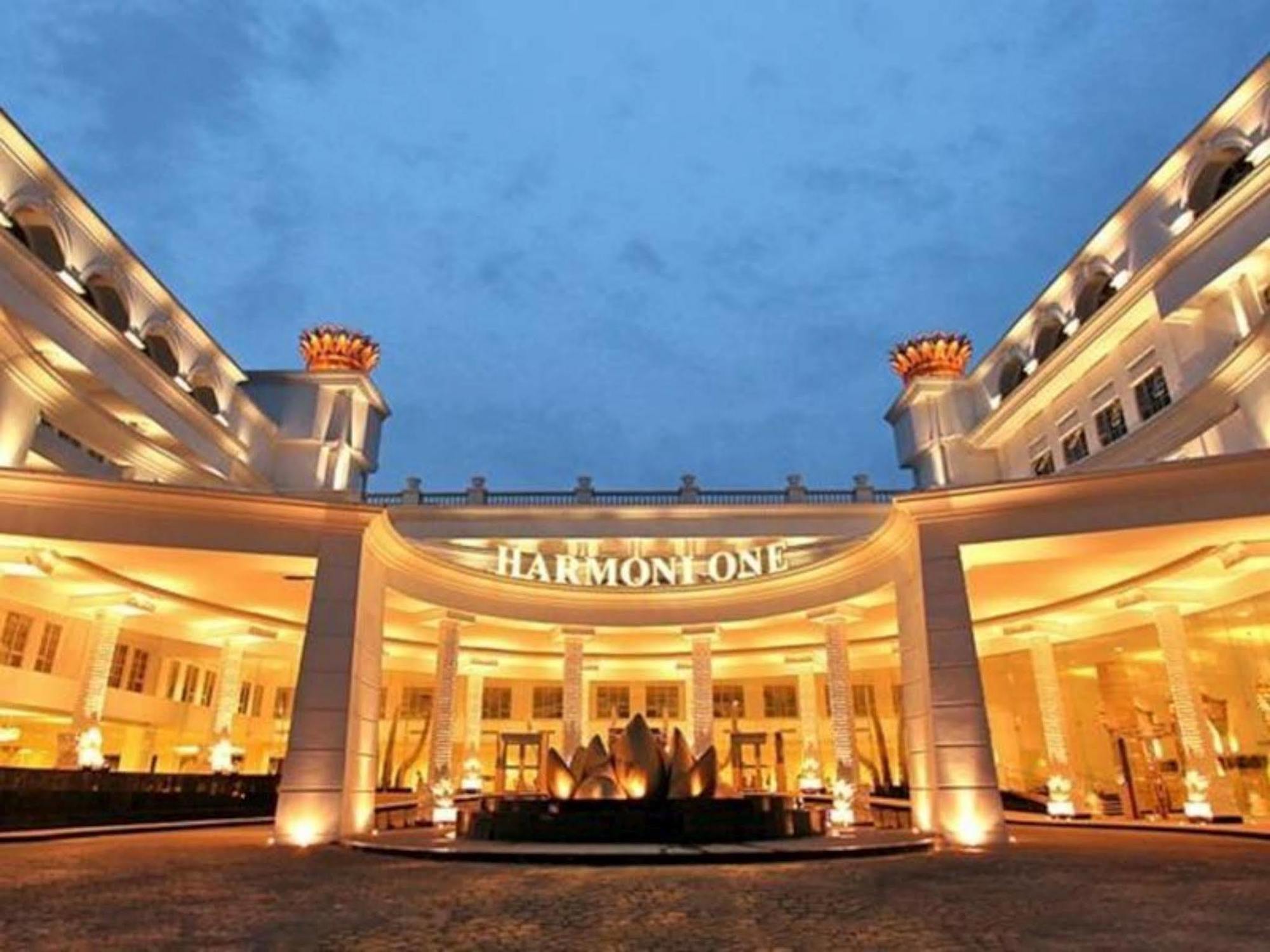 Harmoni One Convention Hotel And Service Apartments Batam Eksteriør bilde