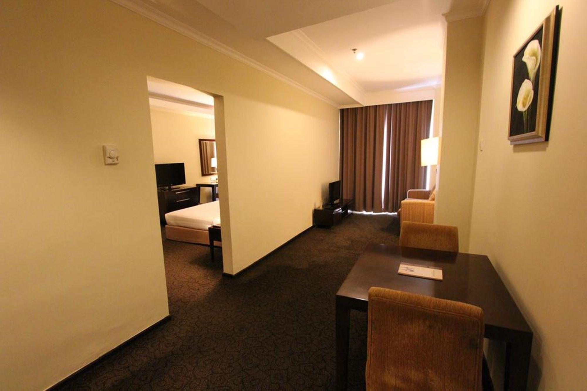 Harmoni One Convention Hotel And Service Apartments Batam Eksteriør bilde